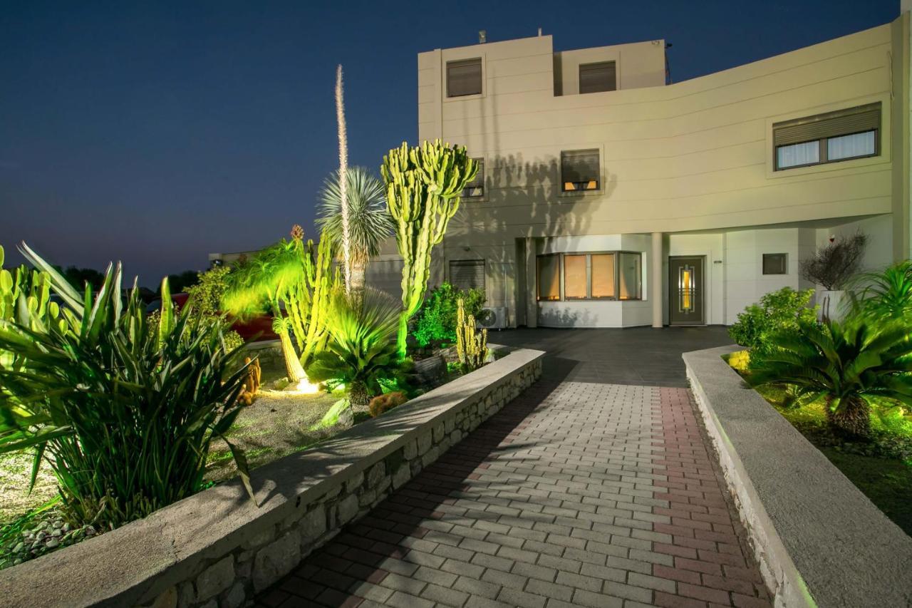 Des & Coo Luxury Villa With Private Pool Faliraki Exterior foto